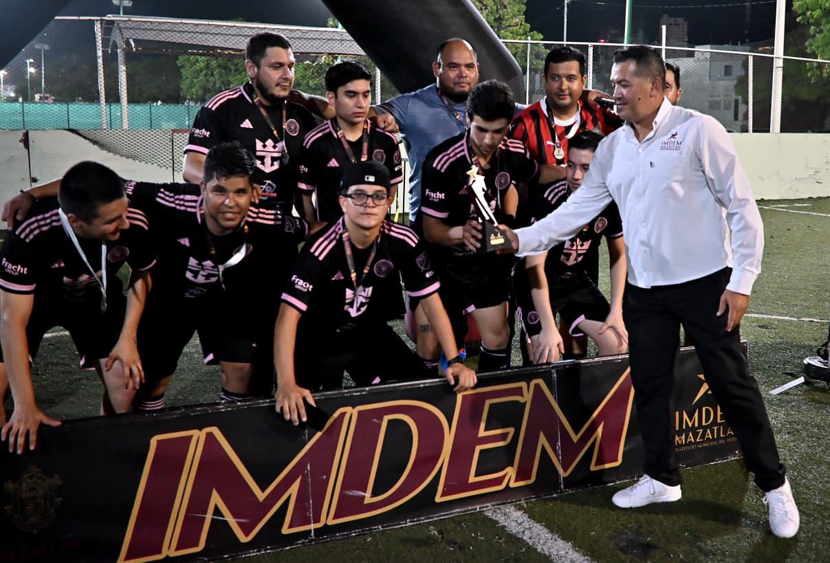 $!Se impone Ikai en Cefurmaz