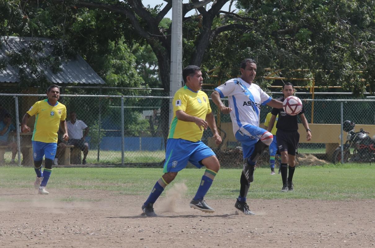 $!Oldies Yakama FC vence a Astros y se corona campeón de la Liga Platino en el Muralla