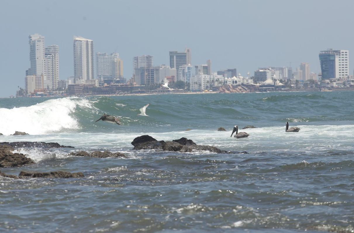 $!Se prevén temperaturas entre 36 y 38 grados con mucha humedad en Mazatlán para esta semana