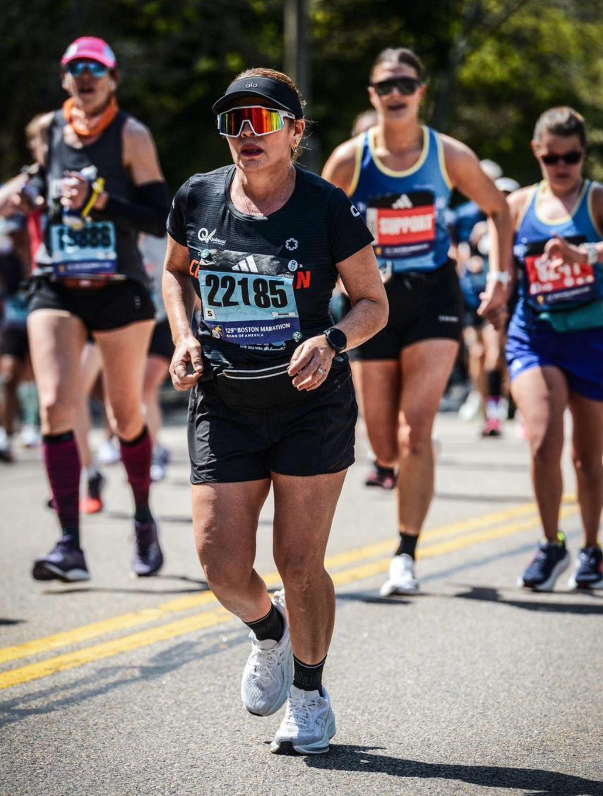 $!Sinaloense Minerva Moreno culmina exitosamente el Maratón de Boston 2025