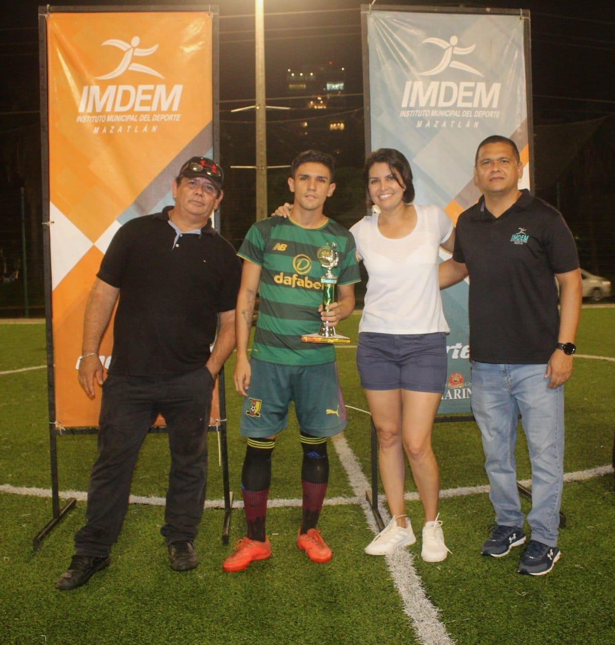 $!Premian a lo mejor de las ligas de futbol del Kilómetro Cero