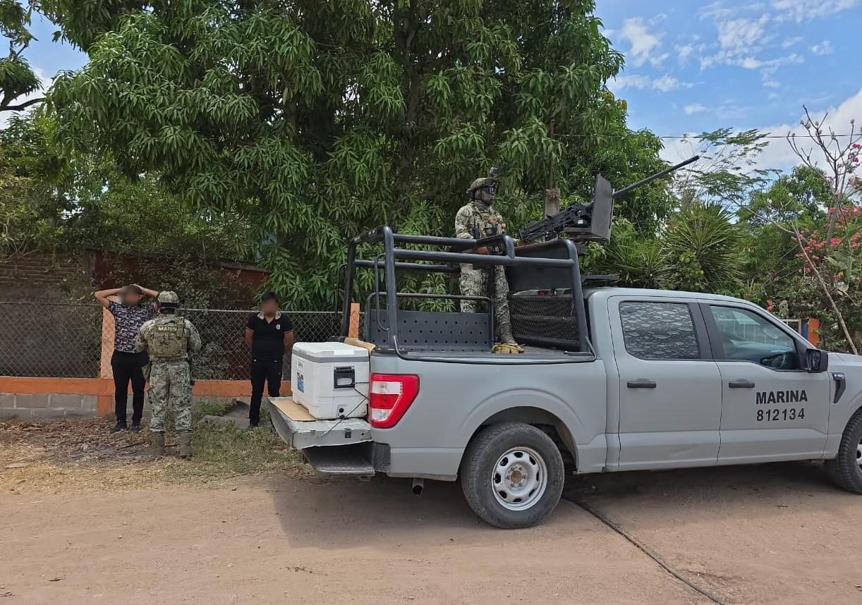 $!Marina localiza y rescata a dos personas privadas de su libertad, en Mazatlán