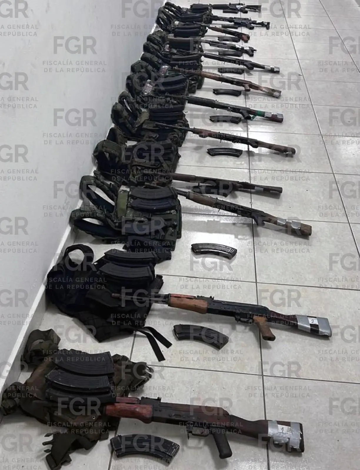 $!Vinculan a proceso a once personas por armas y drogas en Escuinapa