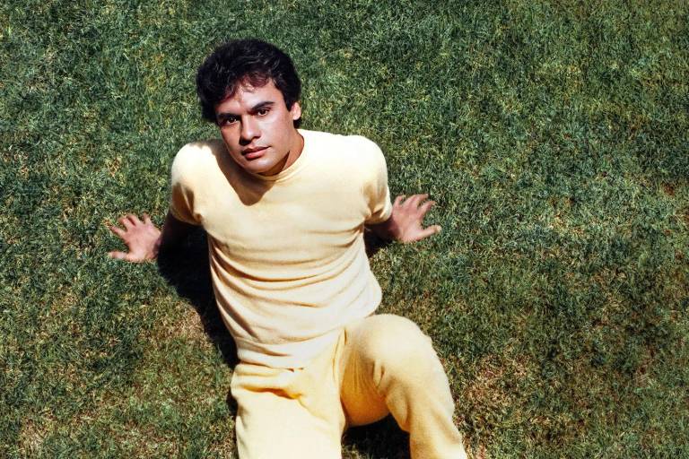 Repunta Juan Gabriel en plataformas digitales, tras estreno de bioserie