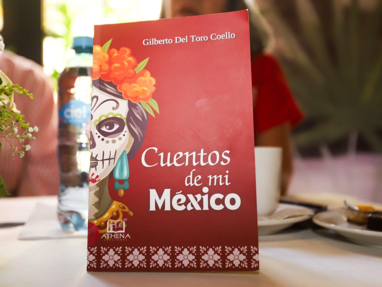 $!El libro “Cuentos de mi México” fue presentado de manera fisica, el ejemplar de “Relatos de Mazatlán”, lo tendrá a partir de este miércoles 10 de abril en su restaurante.
