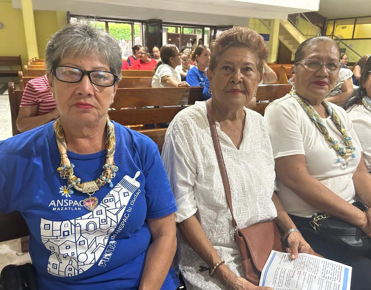 $!Isela Millán Lizárraga, Susana Margarita García Meza y María Elena Hernández.