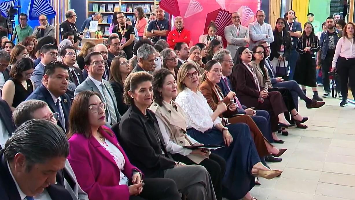 $!Una nutrida asistencia en la inauguración de la 68ª Feria Internacional del Libro de la Universidad de Guanajuato.