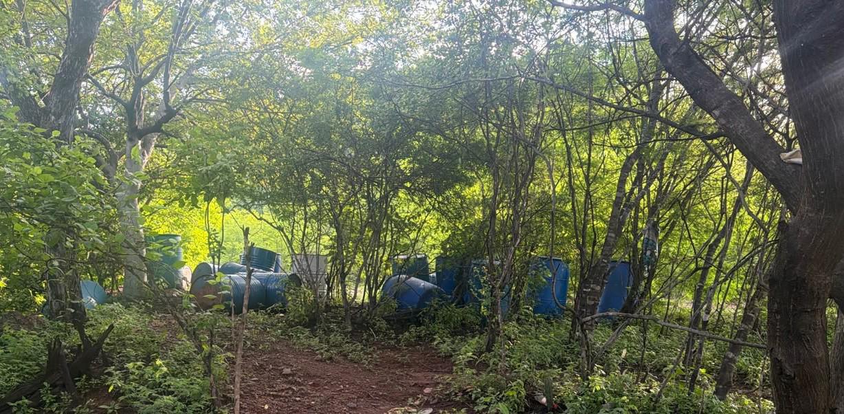 $!Secretaría de Marina localiza laboratorios clandestinos de drogas en Culiacán
