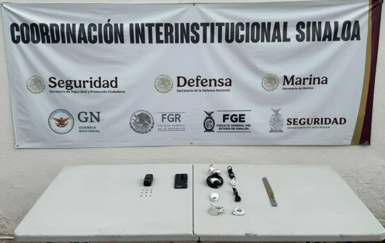 $!Aseguran celular, radio y objetos prohibidos en revisión en el Penal de Aguaruto en Culiacán