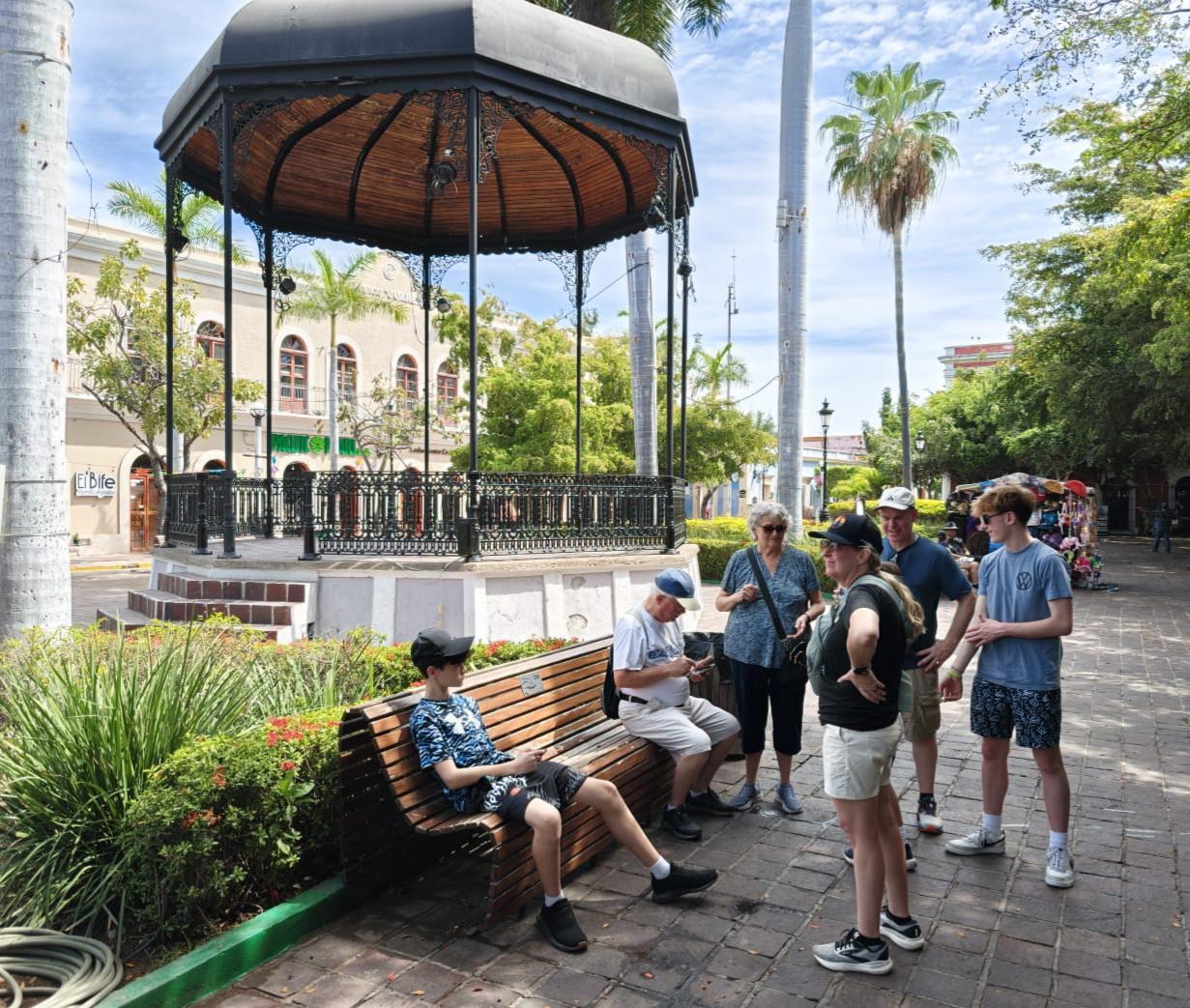 $!Suma Mazatlán la llegada de más de 16 mil cruceristas en abril