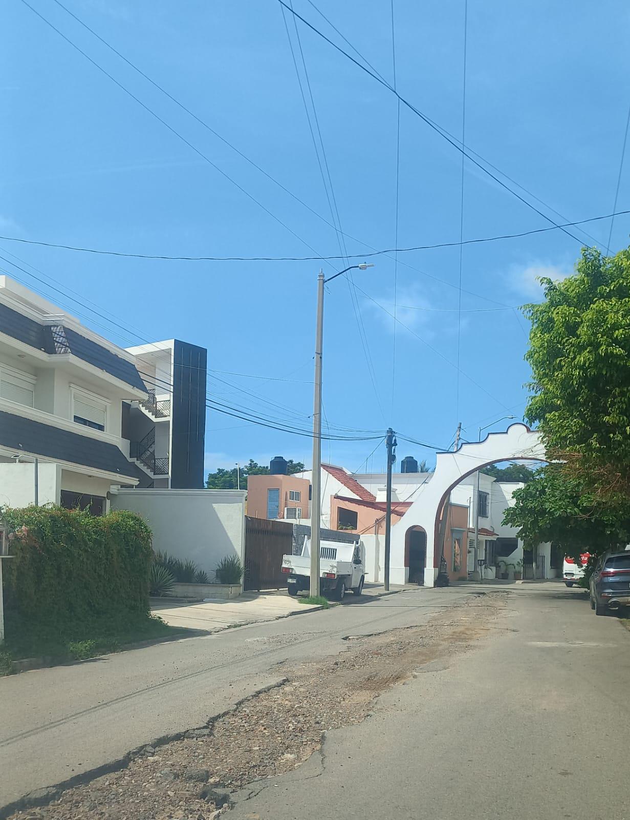 $!Cráteres de Jumapam y de torres condominales acaban calles de Gaviotas: Vecinos