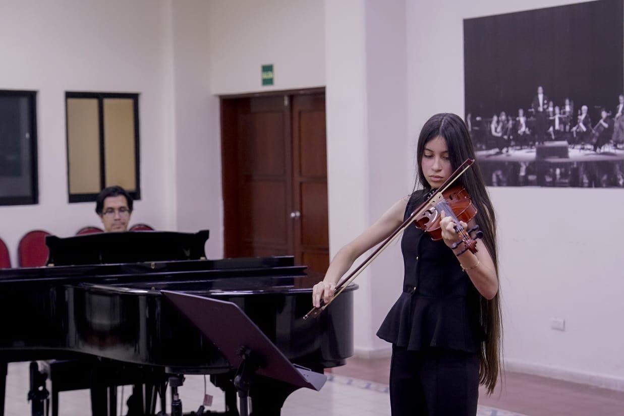 $!También tuvieron acompañamiento en el piano.