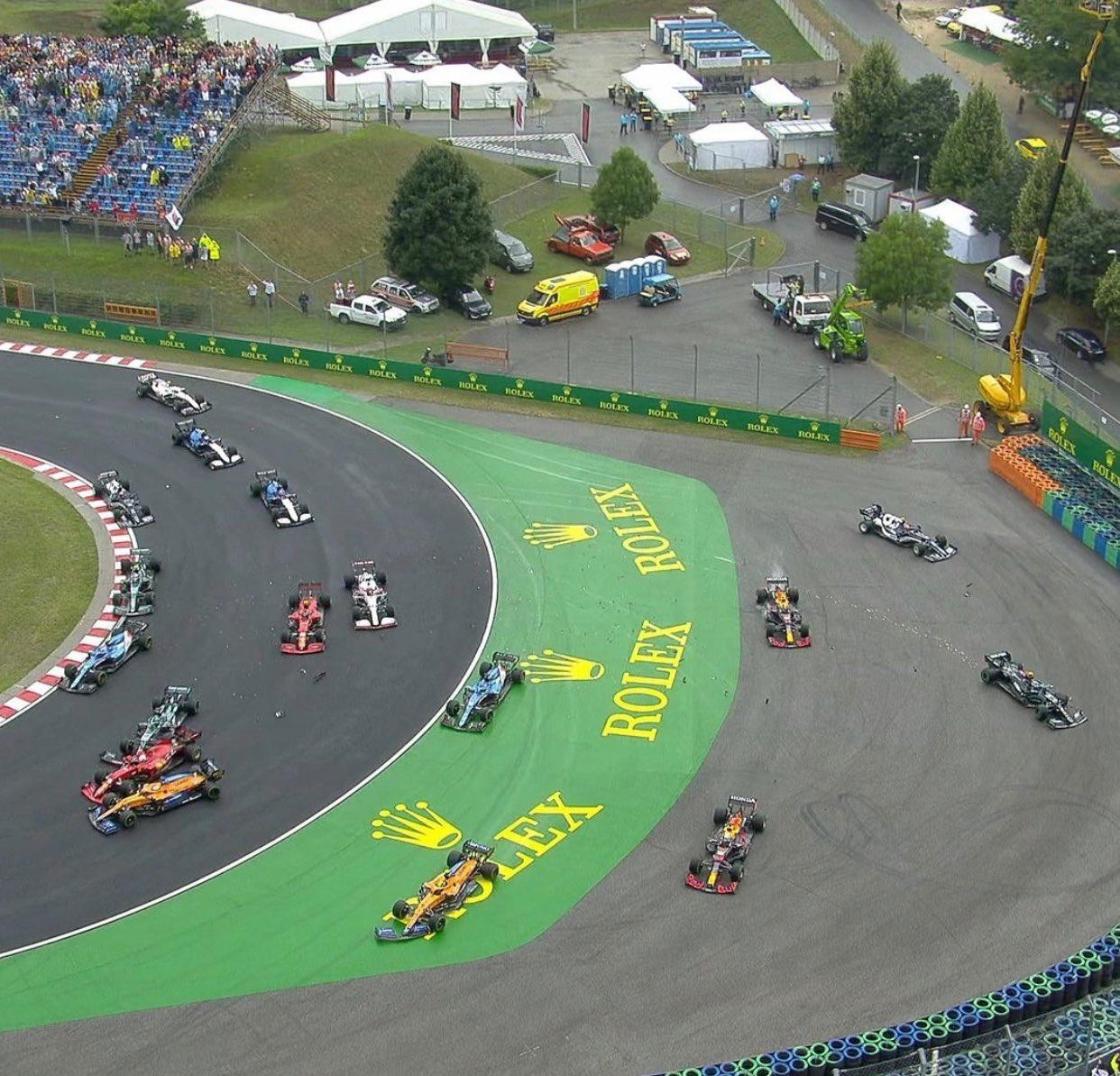 $!Ocon gana el GP de Hungría y Hamilton es nuevo líder; Checo queda fuera por accidente