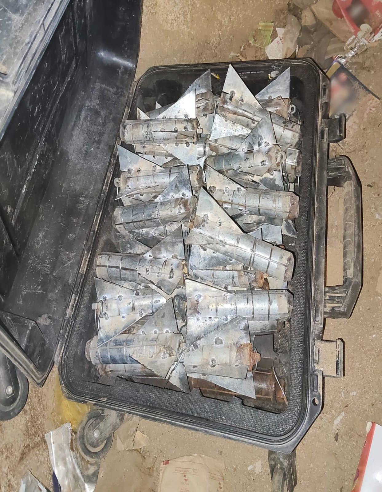 $!Aseguran en Sinaloa 450 explosivos, 350 decomisados en El Zapote, Mazatlán
