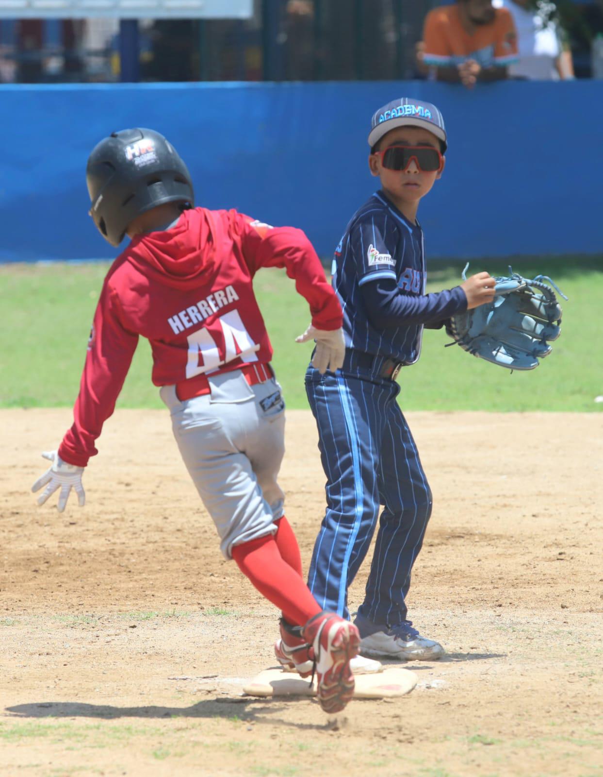 $!Liga Tarahumara sella importante triunfo sobre Hermosillo, en Nacional de Beisbol Escuelita