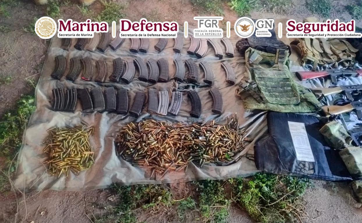 $!Aseguran armas, droga, vehículos y equipo táctico en operativos de la Marina en Culiacán y Elota