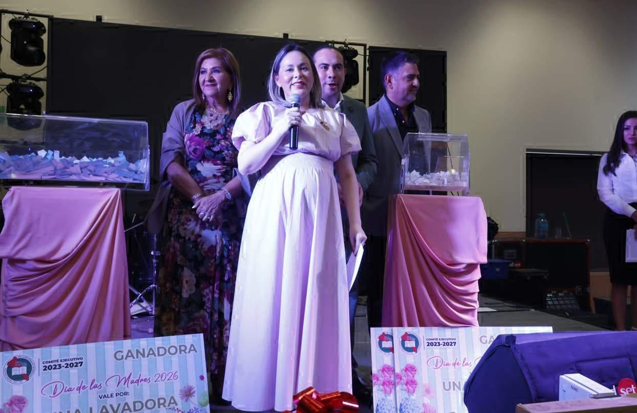 $!Adelanta Gobernadora regalo a las mamás del STASE: les da el lunes de descanso y más obsequios