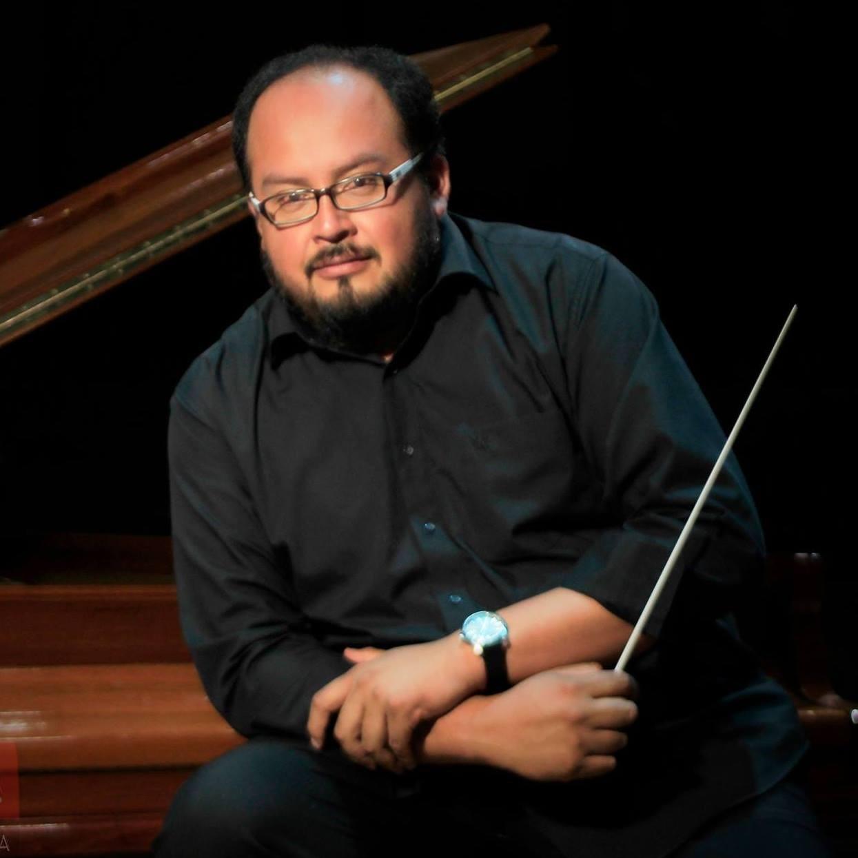 $!El maestro Alberto Torres Xolocotzi cuenta con una sólida trayectoria como flautista y director orquestal.