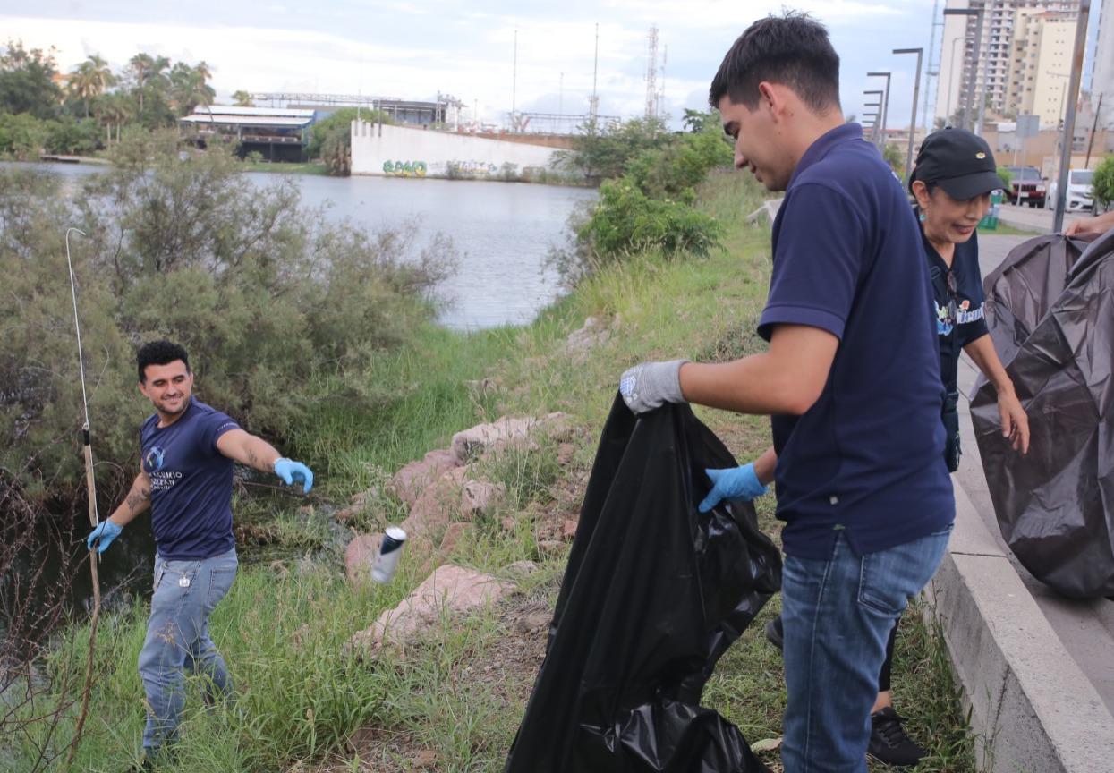 $!Realizan limpieza y dan un respiro a la Laguna del Camarón en Mazatlán