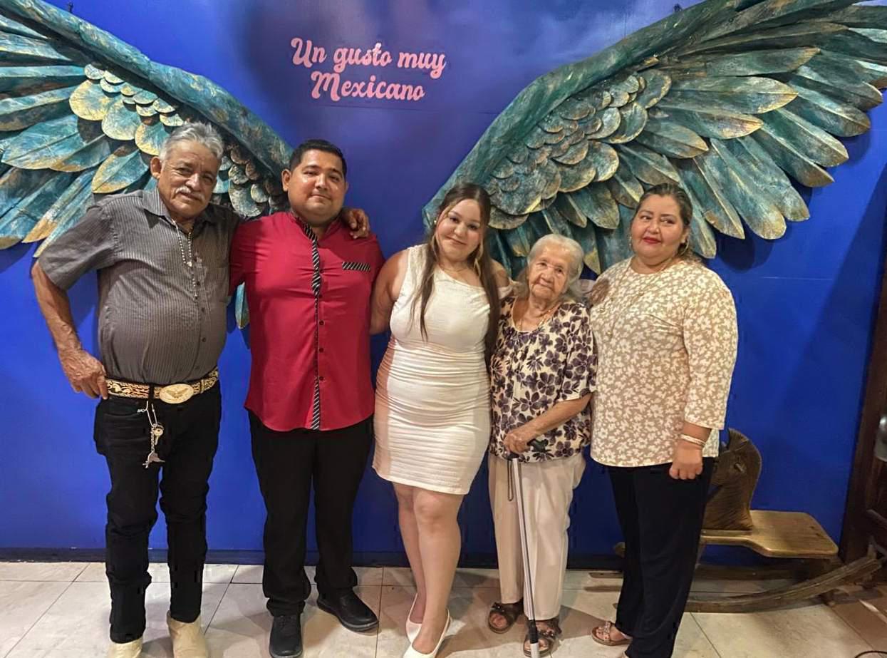 $!Rosalío Nevárez, Miguel Alexis, Amayrani Nevárez, Rafaela Camacho y Lorena Páez.