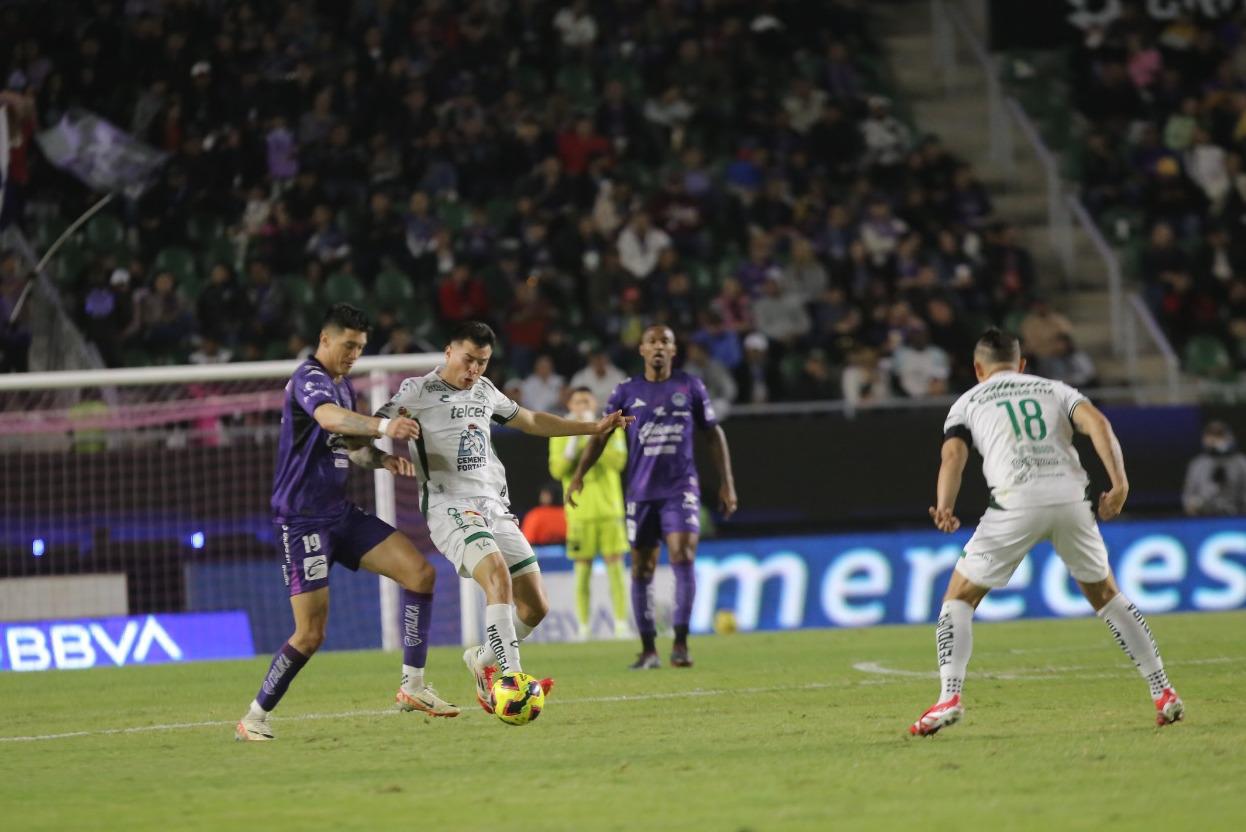 $!La Fiera ruge en El Encanto y corta racha de Mazatlán