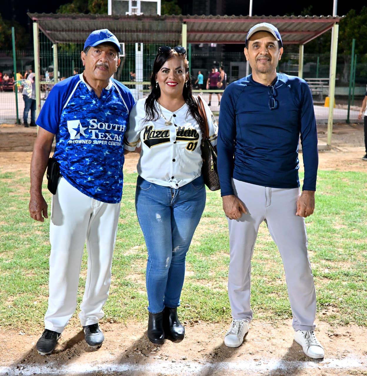 $!Arranca temporada 2025 de las Ligas Nocturna y Sabatina de Beisbol en Mazatlán