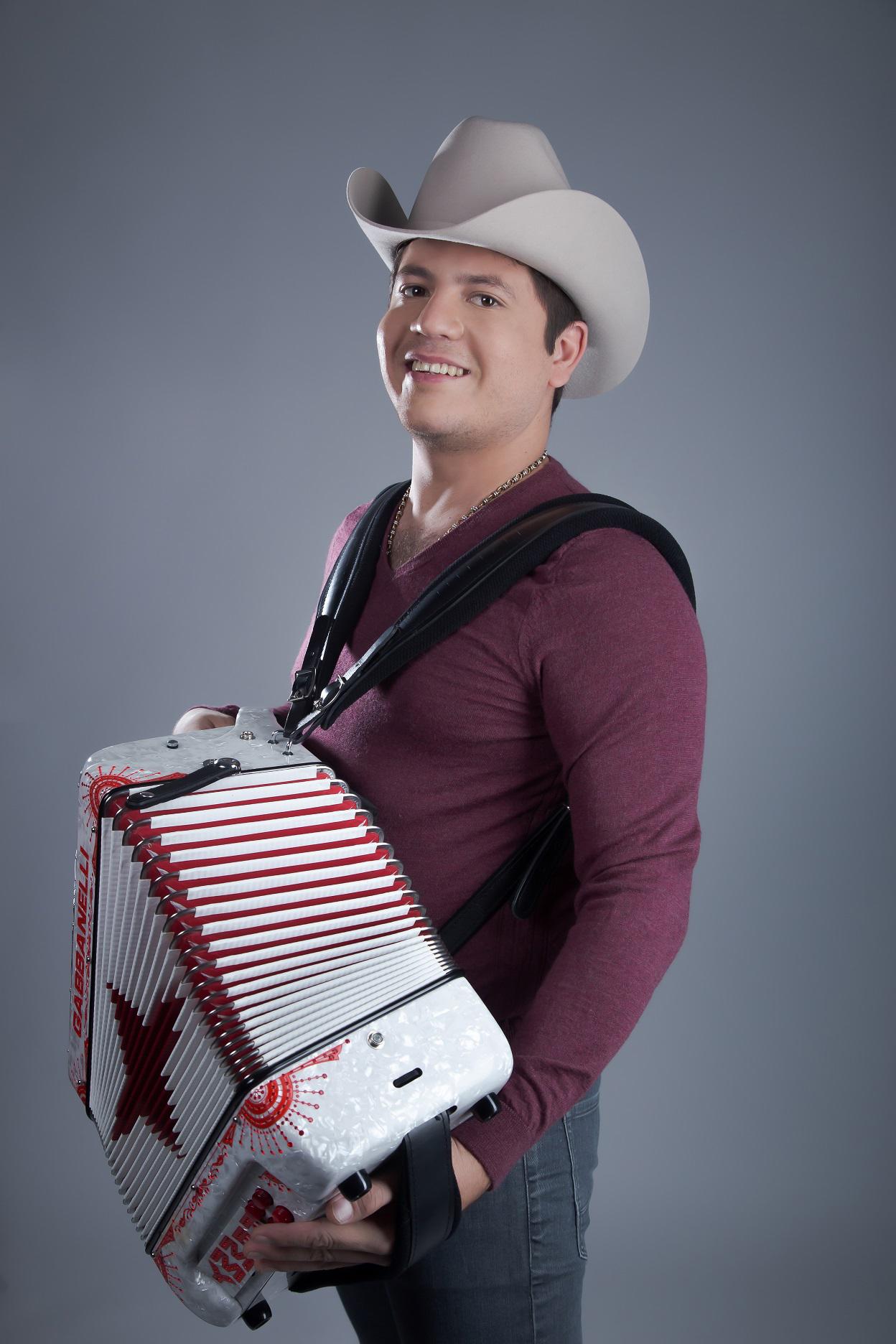 $!Remmy Valenzuela y Junior H se presentarán en junio, en Culiacán