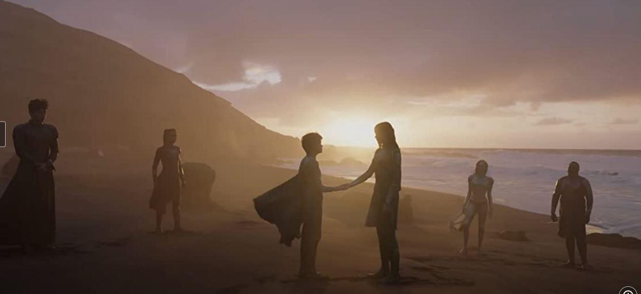 $!En Eternals participan las actrices Angelina Jolie, y Salma Hayek.