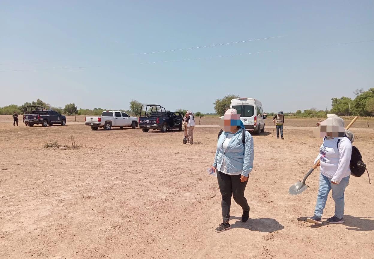 $!Suman 5 cuerpos localizados en fosas clandestinas en el dren Burrión, en Guasave