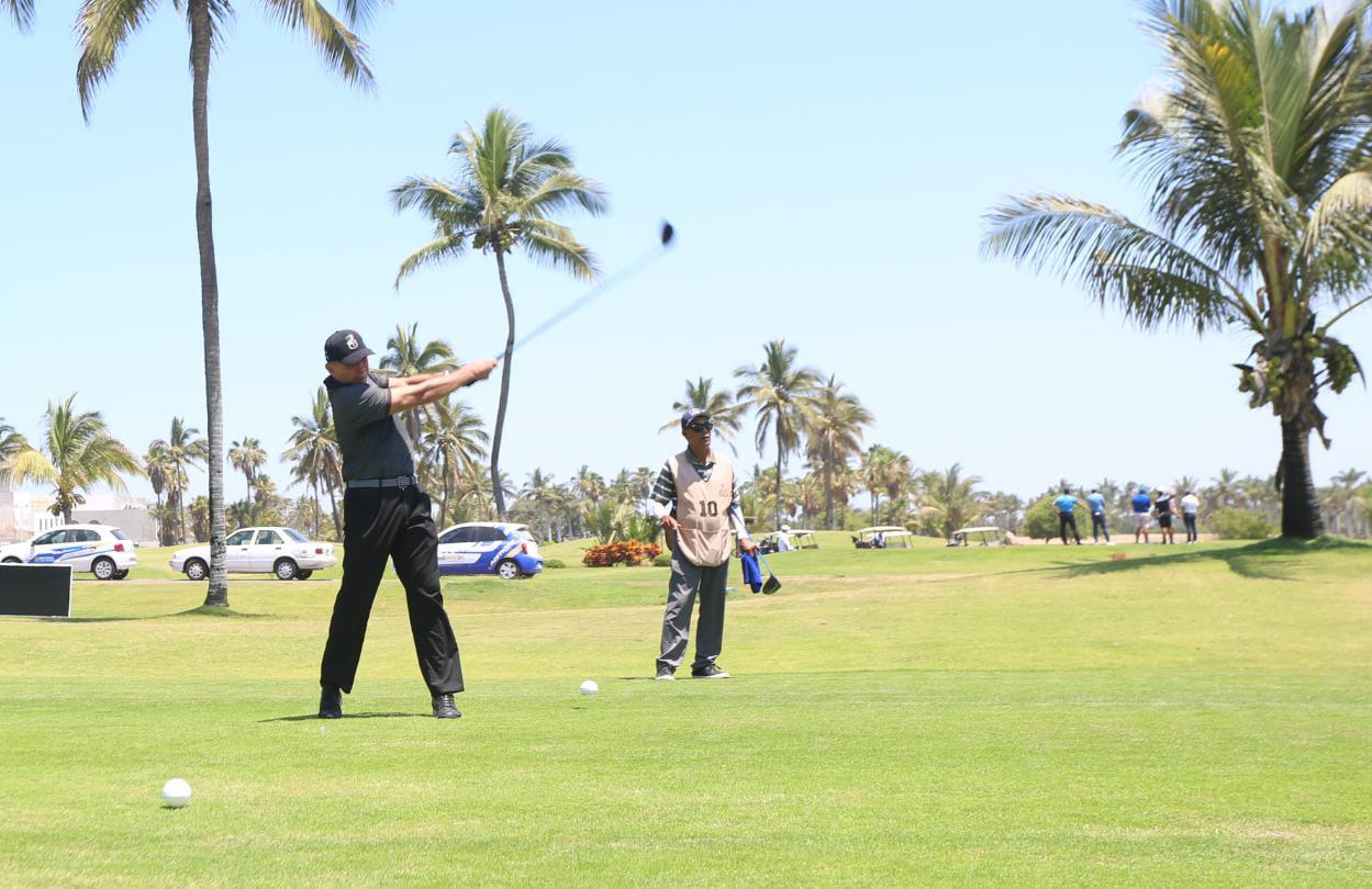 $!Toman ventaja Müller y Medina, en Anual de Golf del Centro Hospitalario Alhma