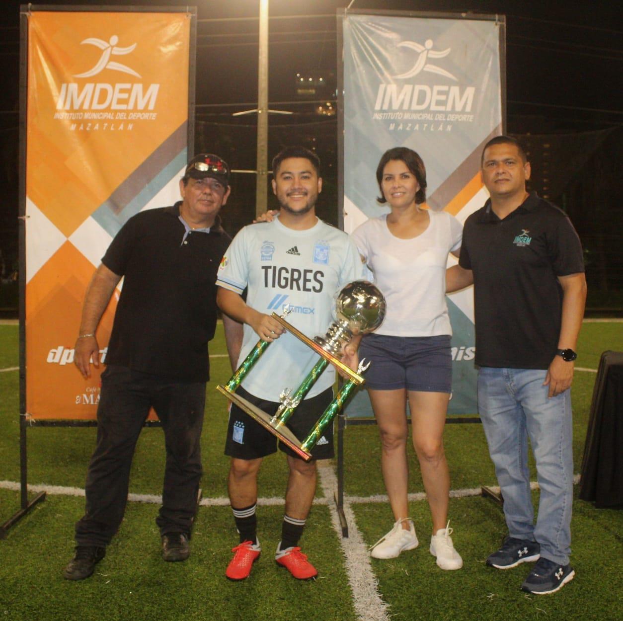 $!Premian a lo mejor de las ligas de futbol del Kilómetro Cero