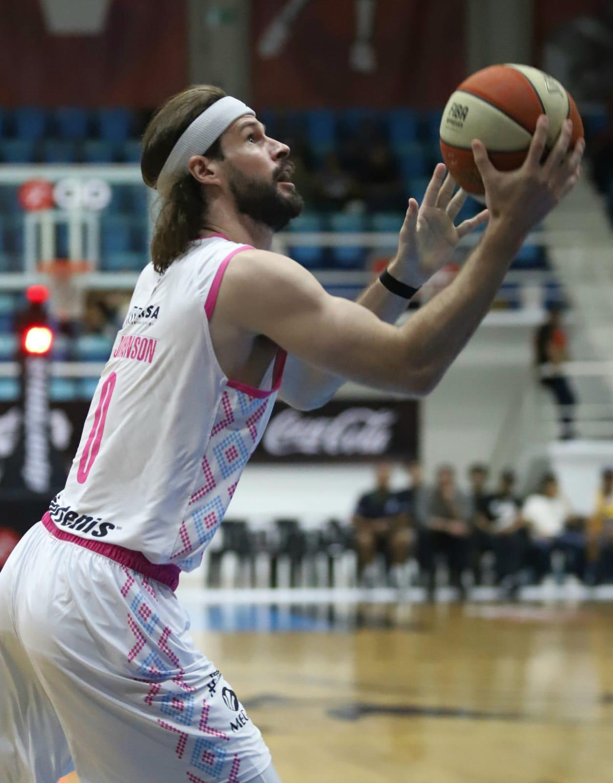 $!Venados Basketball liga triunfos en inicio de serie en el puerto