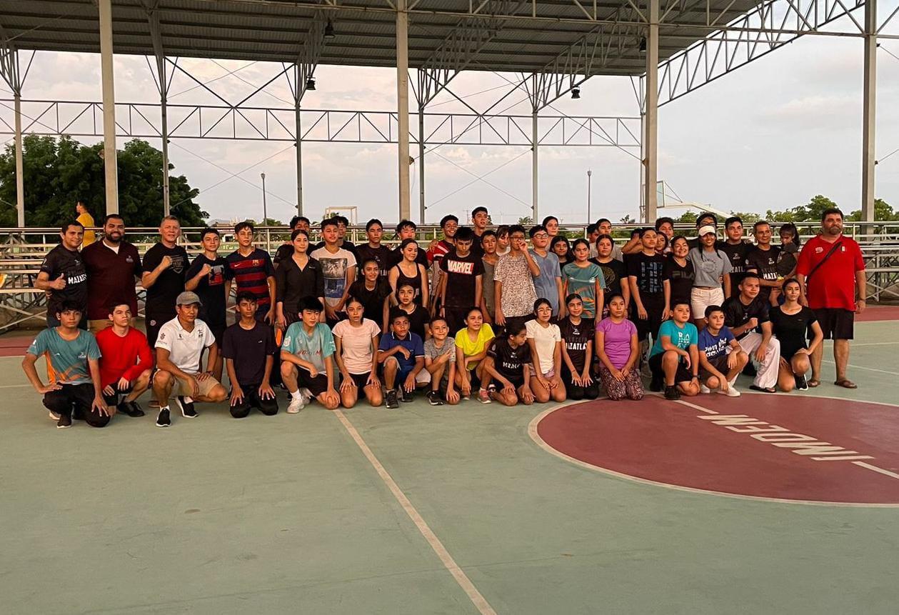 $!Inician karatecas de Mazatlán ciclo deportivo con evaluaciones físicas