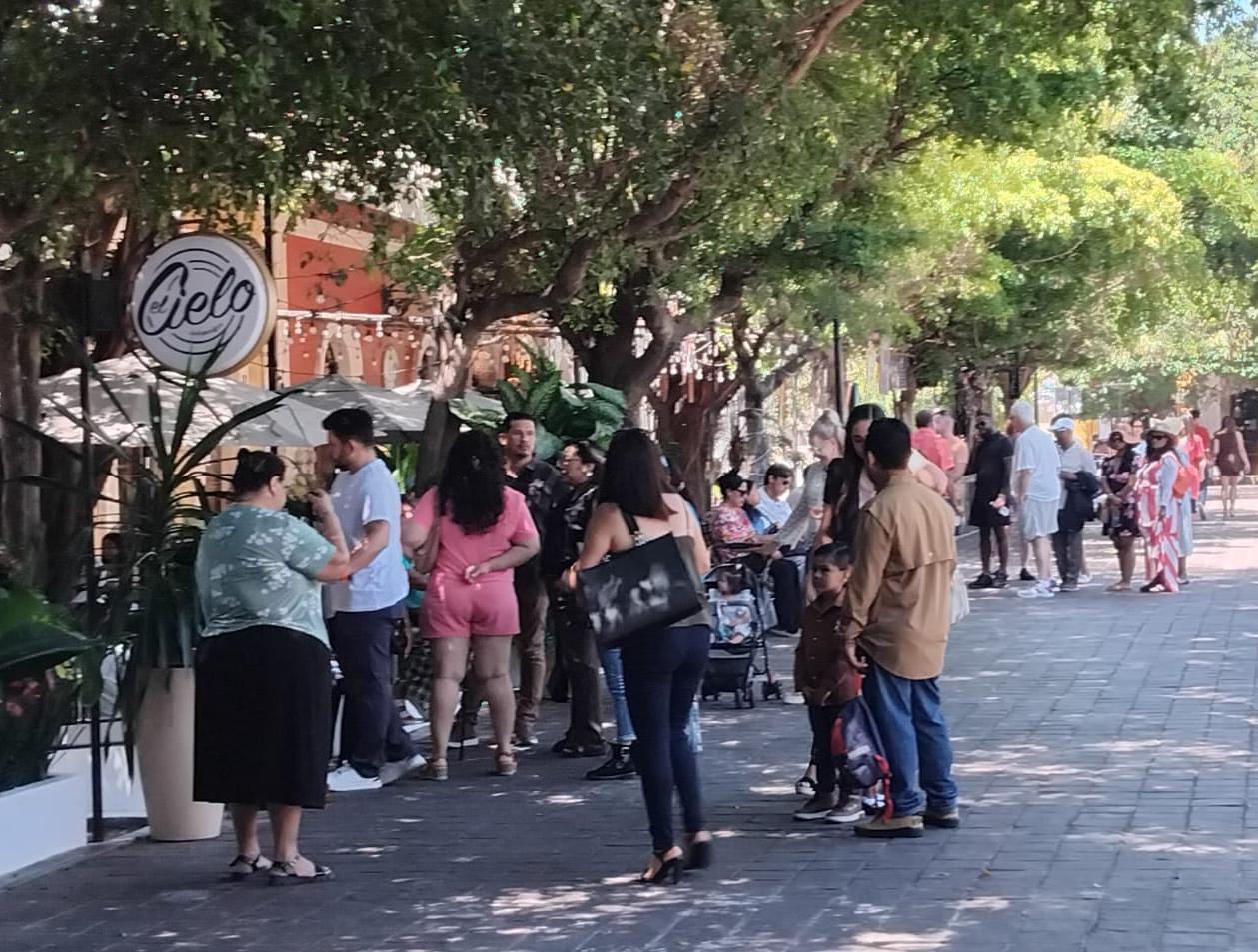 $!Se reactiva economía de Mazatlán por Día de las Madres
