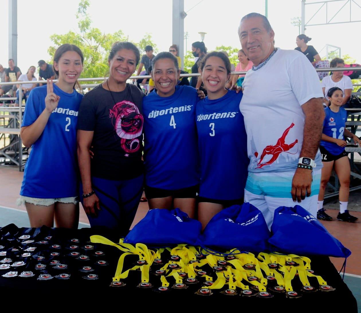 $!Wall Street Culiacán, Guasave y El Fuerte se coronan en Primer Festival de Voleibol de Sala Salvador González