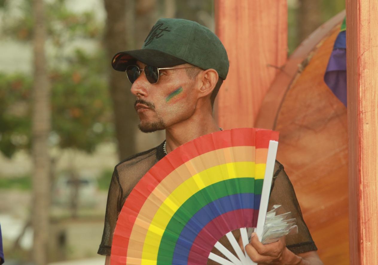 $!Marcha del Orgullo pinta de colores el Malecón de Mazatlán por la igualdad y la diversidad