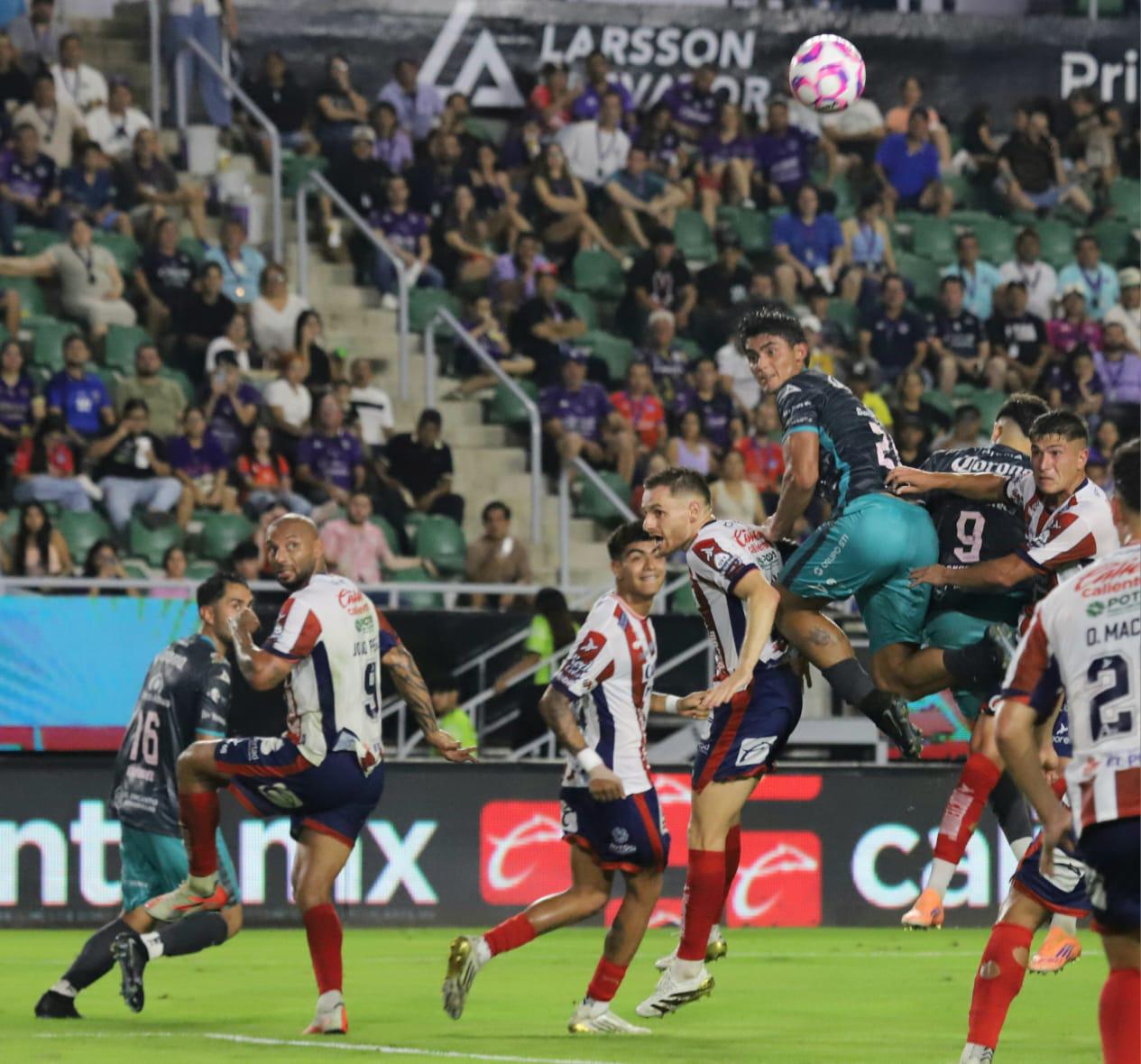 $!Mazatlán rompe mala racha y vence a San Luis con gol agónico de Bryan Colula