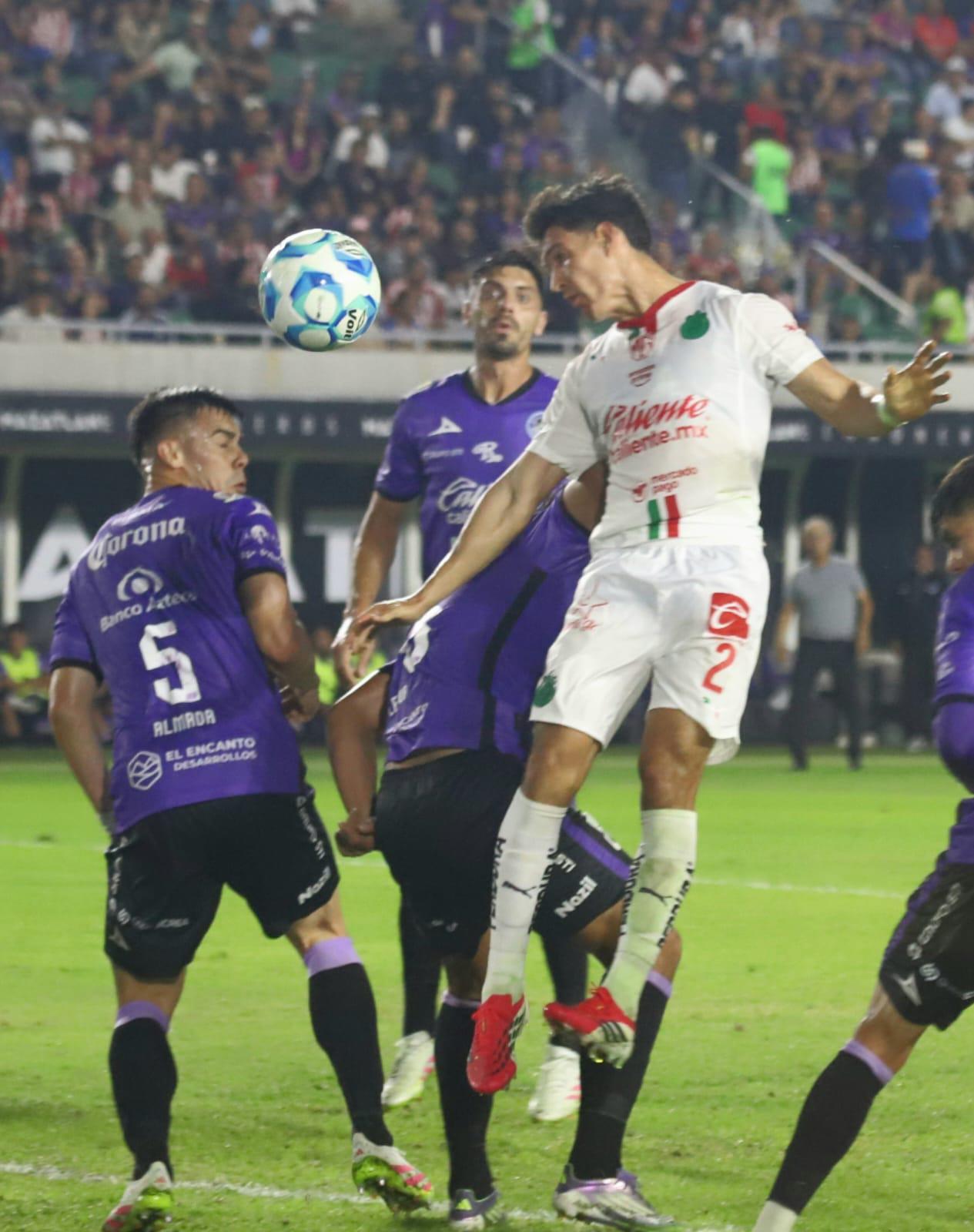 $!Chivas conserva el invicto pese a fuerte cierre de Mazatlán