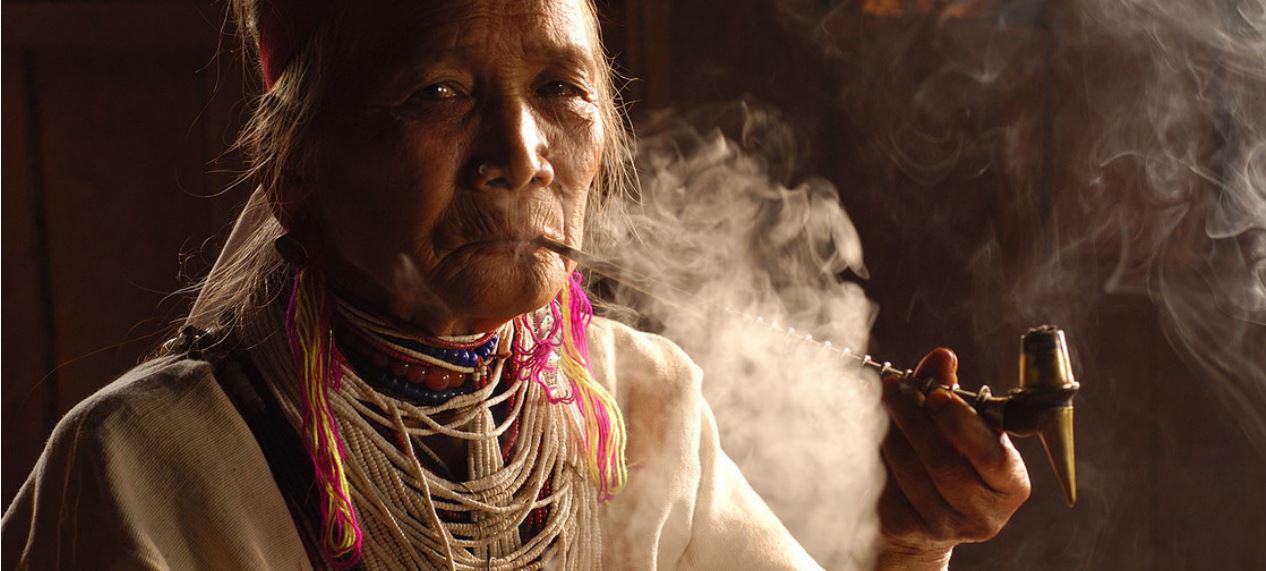 $!La Organización Mundial de la Salud señala que el consumo de tabaco se cobra alrededor de ocho millones de vidas al año.