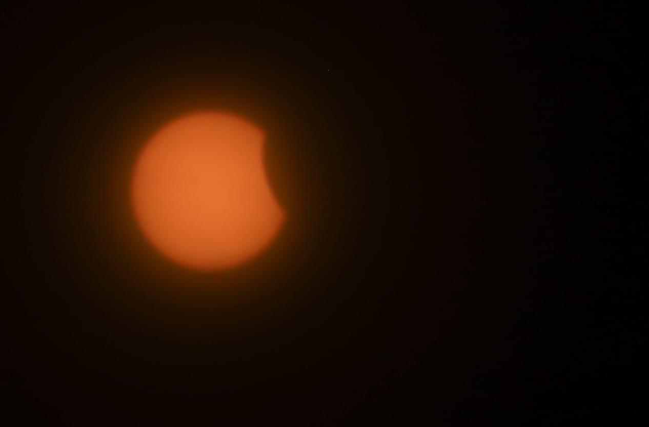 $!Inicia la fase de parcialidad del Eclipse Total de Sol en Mazatlán