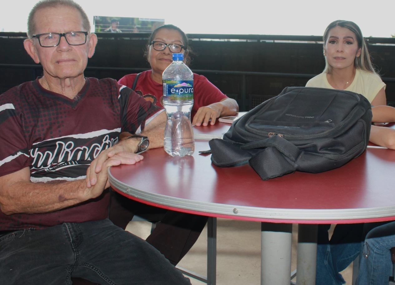 $!Héctor López Pérez, Pola López y Paula Mízquez.