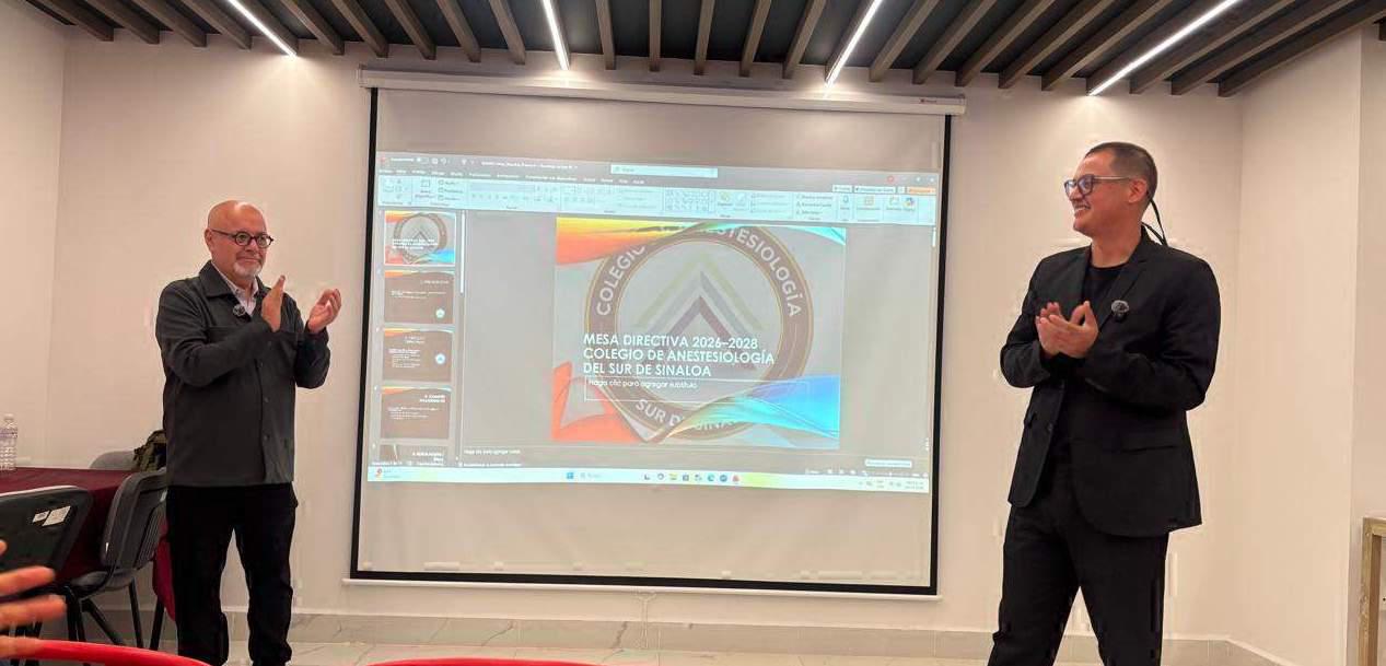 $!Entre aplausos, se llevó a cabo la toma de protesta del Colegio de Anestesiología.