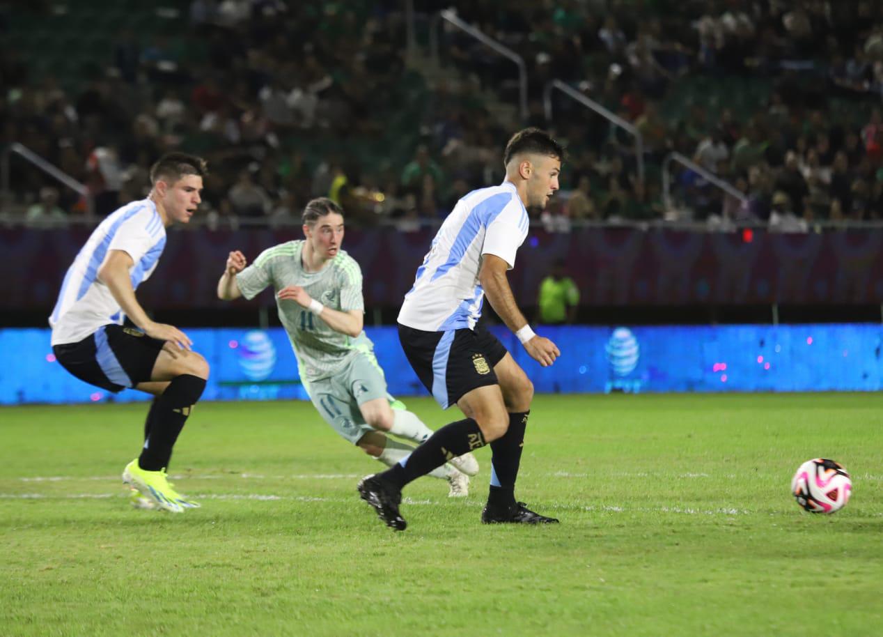 $!¡Sencillito! Argentina golea a México en el Estadio El Encanto