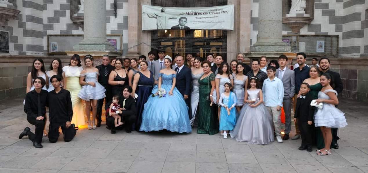 $!Familiares y amigos acompañaron a Alexa Anayansi ese día tan especial.