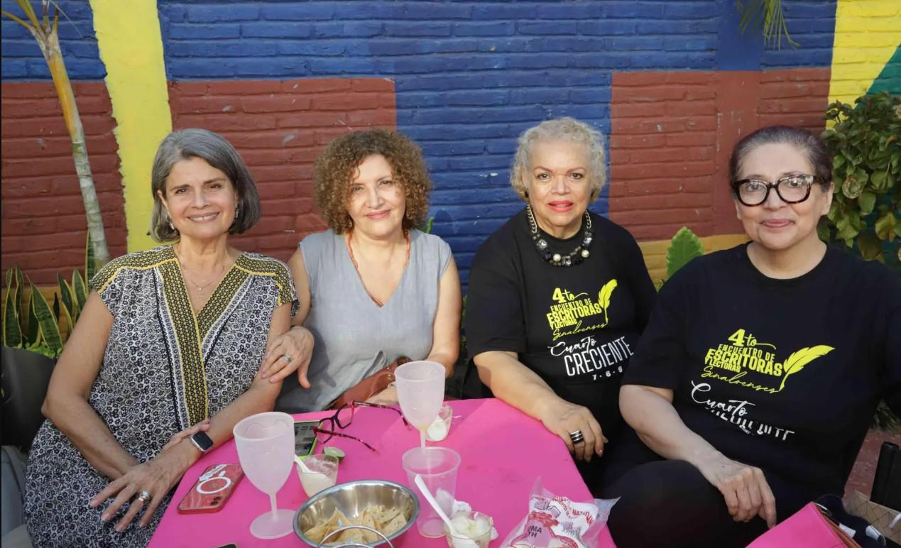 $!Ana Belén López junto a Myriam Moscona, Julieta Montero y Evelina Gil durante su participación en el cuarto Encuentro de Escritoras Sinaloenses