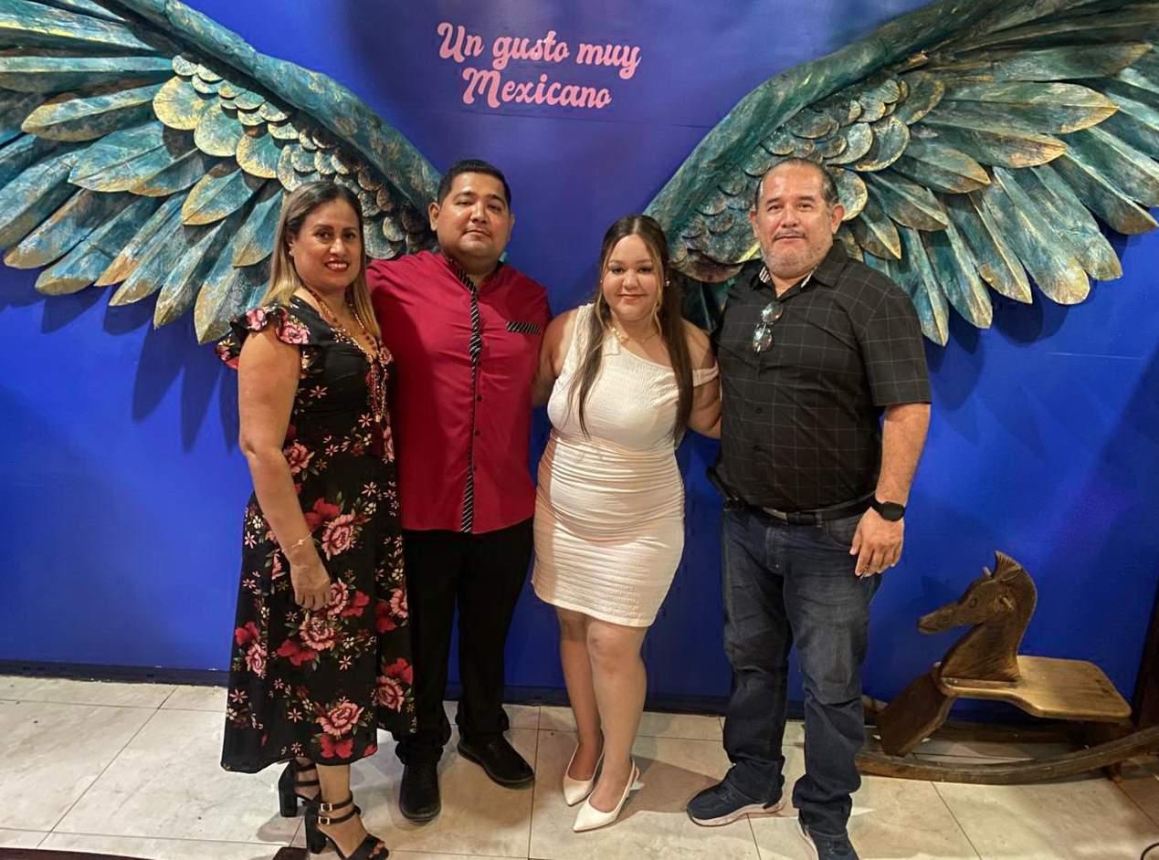$!Sandra Morales, los novios, y Jorge Lizárraga.