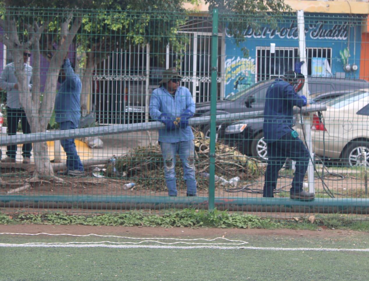 $!Trabaja Imdem a marchas forzadas para reparar espacios deportivos