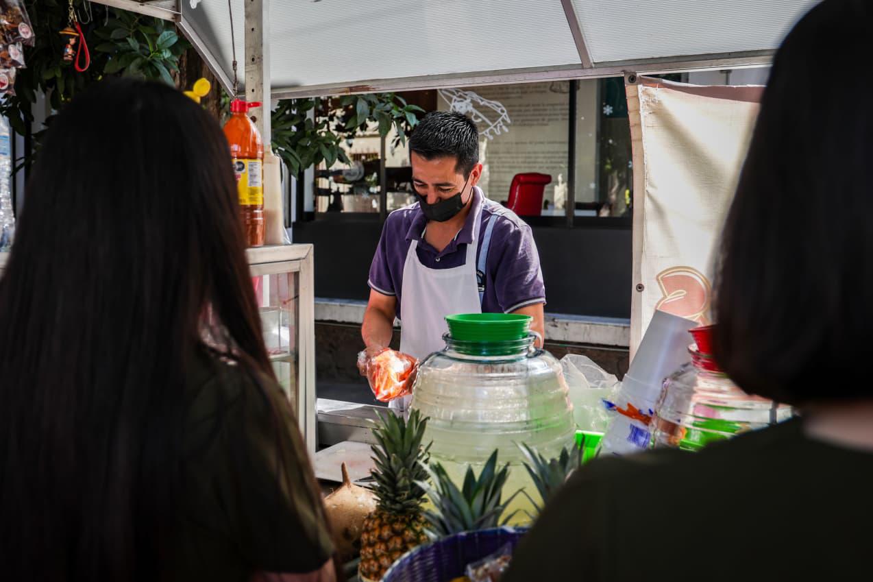 $!Entre vender tras su carreta y el deporte: Ricardo Arroyo corre por un reto propio