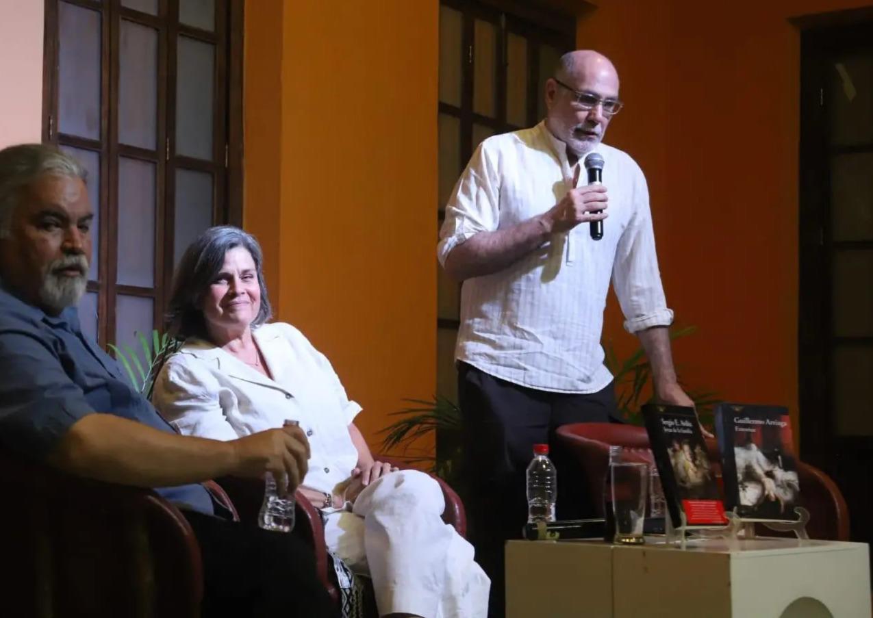 $!En junio de 2023, Ana Belén presentó el libro de Guillermo Arriaga, en Mazatlán.
