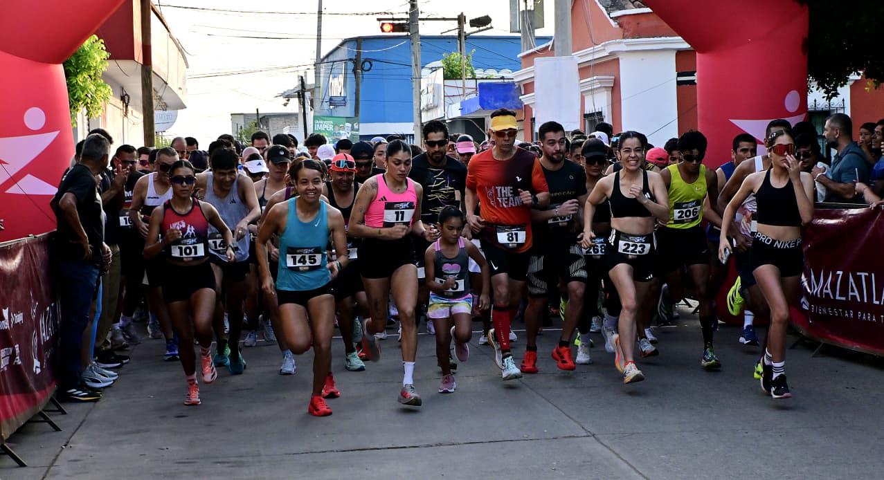 $!Norma Labrador y Juan Carlos Carbajal conquistan la Carrera San Juan 2026, en Mazatlán